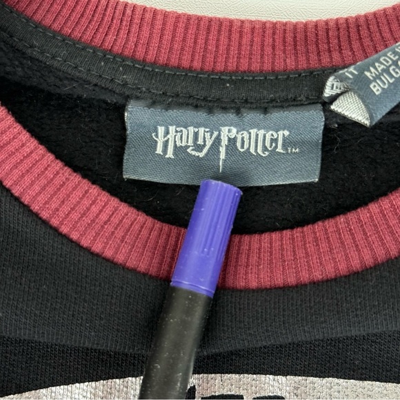 MWOT Harry Potter Hogwarts Crest Black Sweatshirt Size 4 (S) - Picture 7 of 9